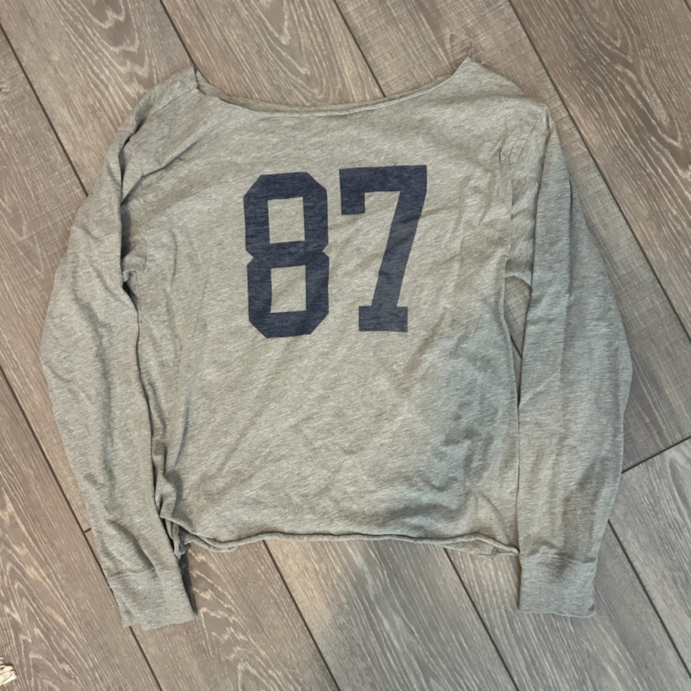Aeropostale Gray Long Sleeve with Navy Print